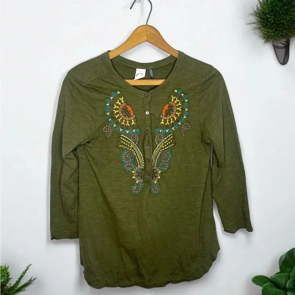 AKEMI + KIN Anthropologie Embroidered Henley Top Boho Olive Green S